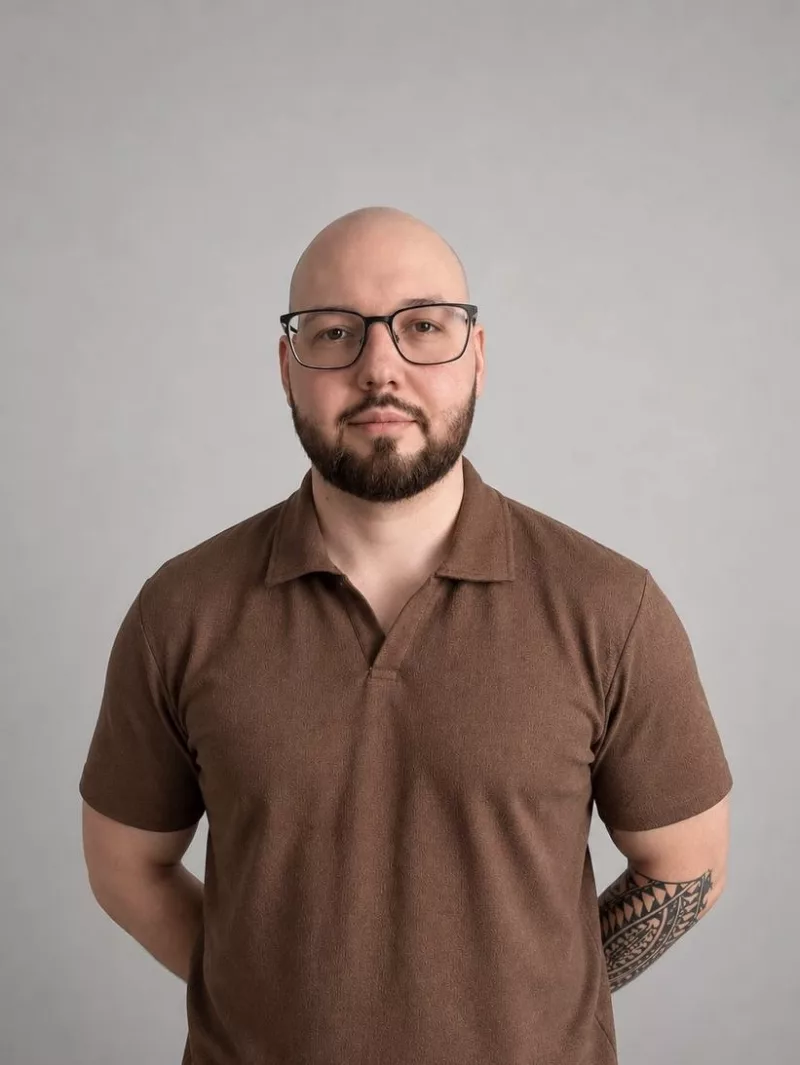 Преподаватель Роман Каримов